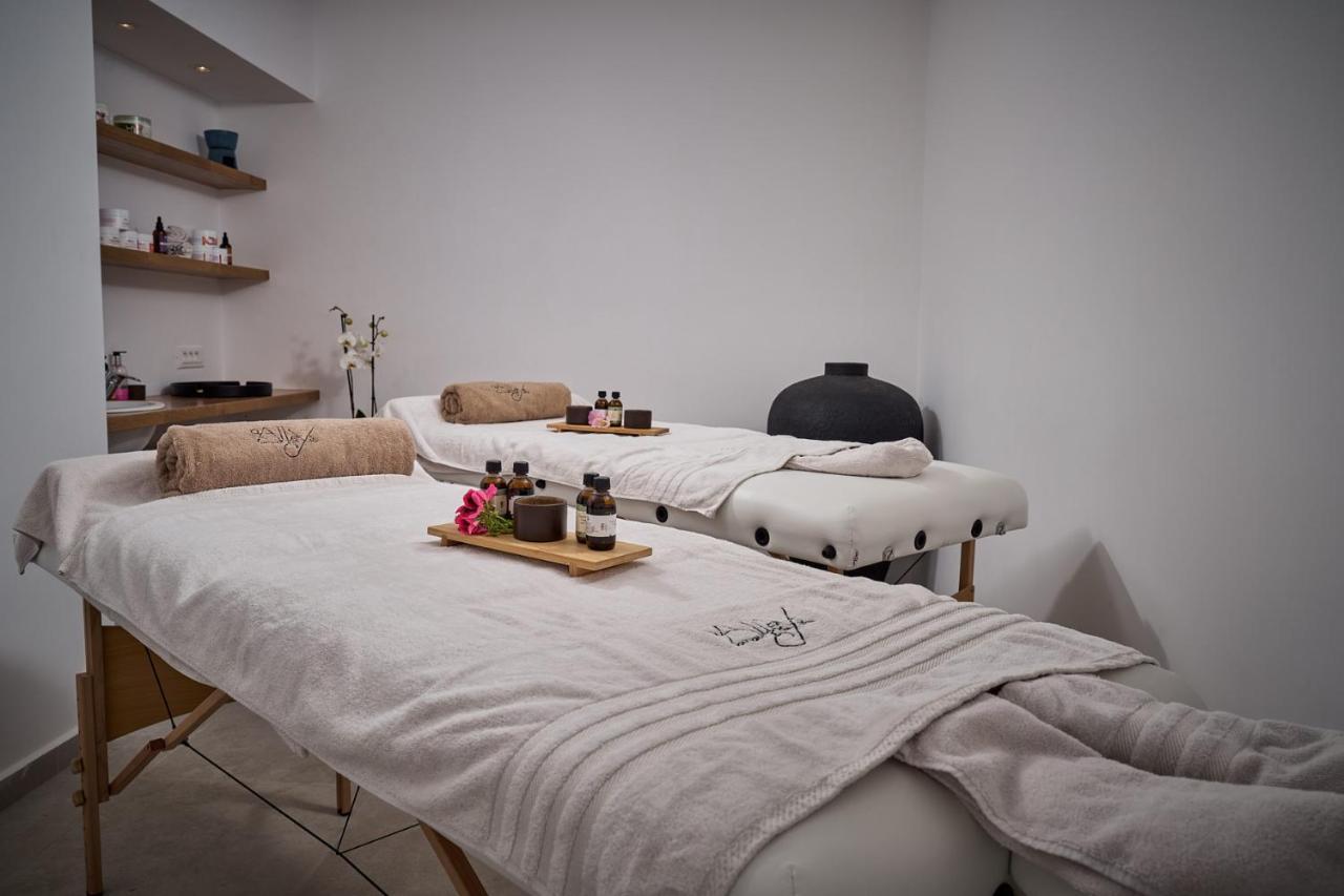 Alleys All-Suite Hotel & Spa Pyrgos Kallistis Exterior foto