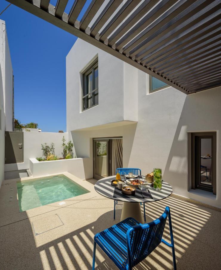 Alleys All-Suite Hotel & Spa Pyrgos Kallistis Exterior foto